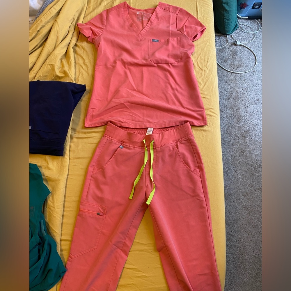 Figs salmon pink scrubs